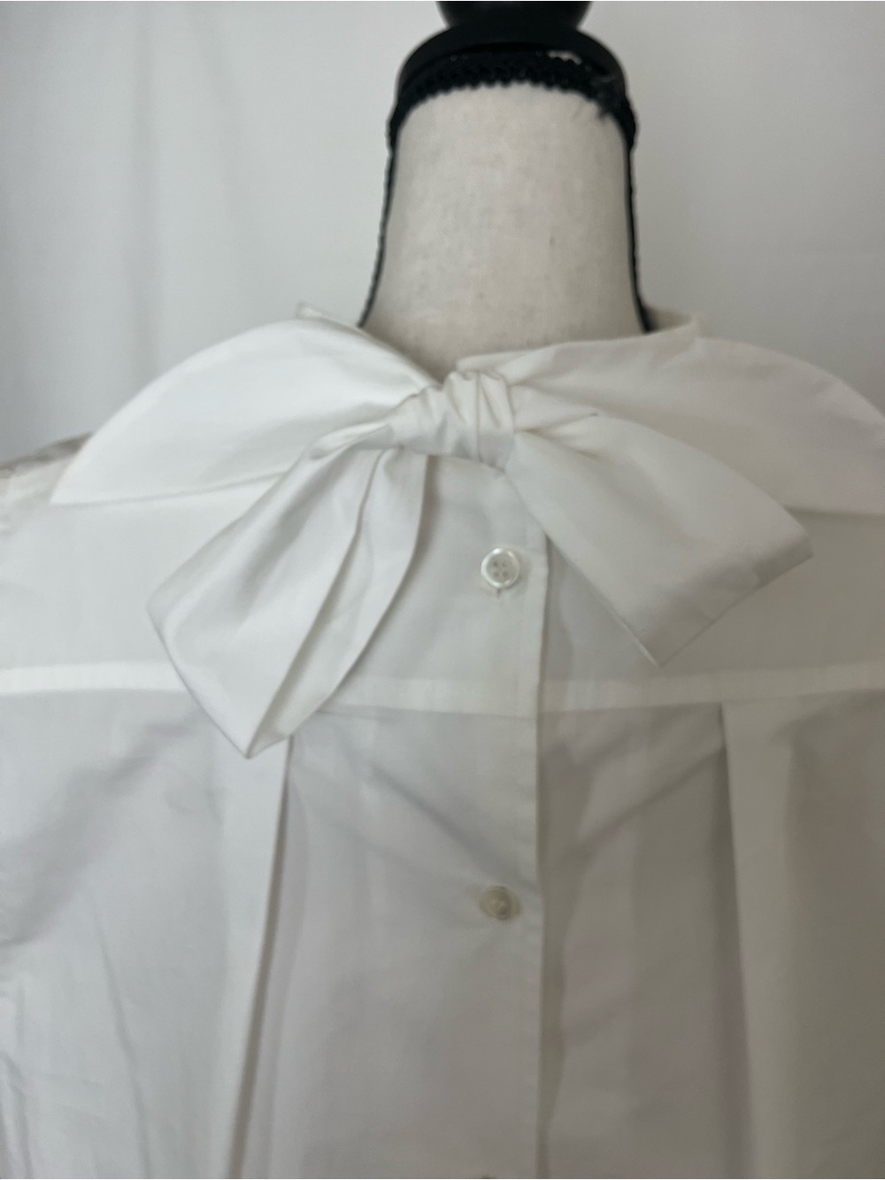 Frame Denim White Sleeveless Mock Neck Shirt - Picture 3 of 5